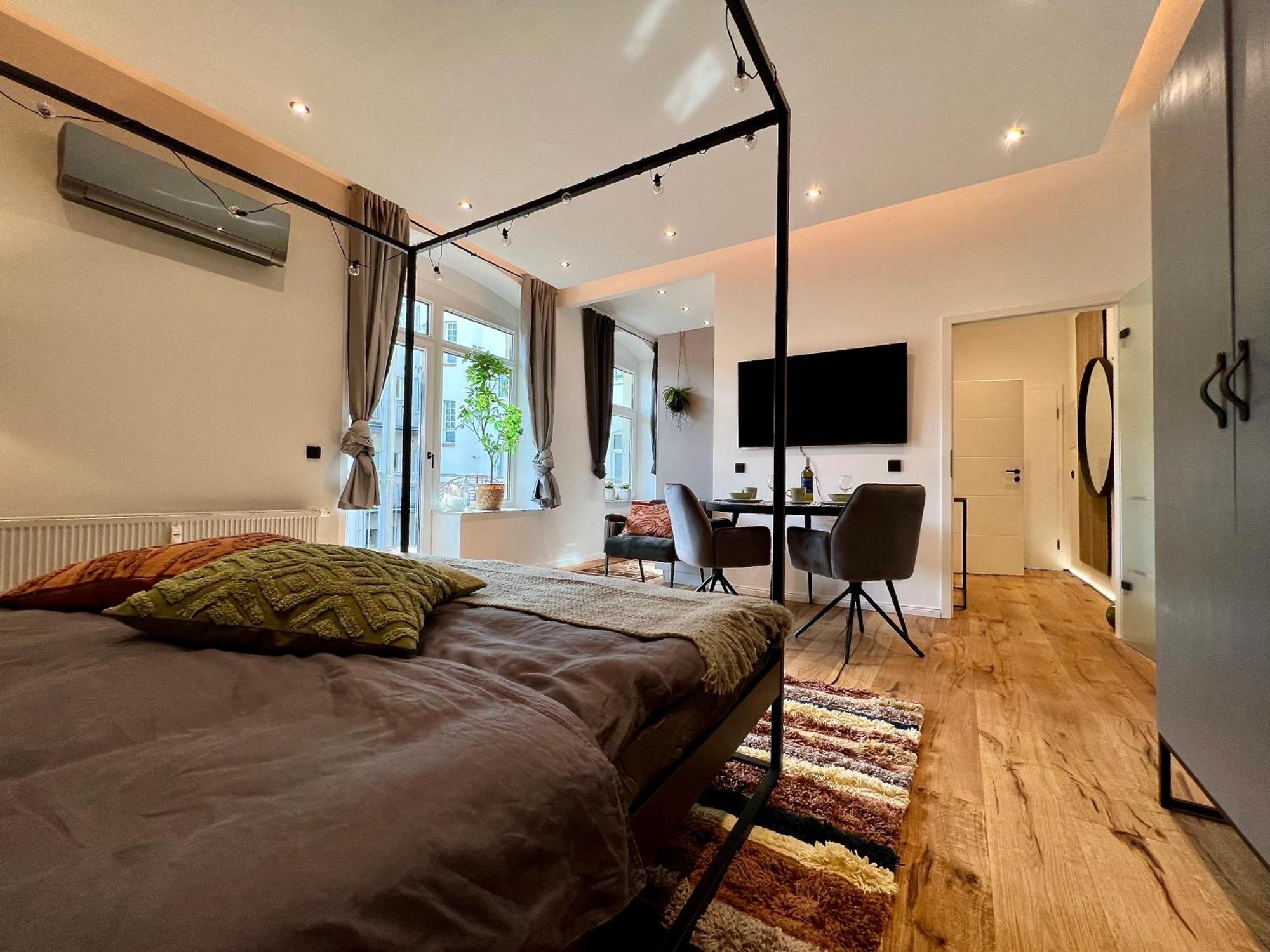 Edler Wohnraum Luxurioeses Studio Im Zentrum Mit Balkon, Kaffeevollautomat, Klima & Parkplatz Zwickau Ngoại thất bức ảnh